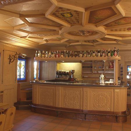 Hotel Villa Jolanda Ziano di Fiemme Eksteriør billede