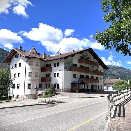 Hotel Villa Jolanda Ziano di Fiemme Eksteriør billede