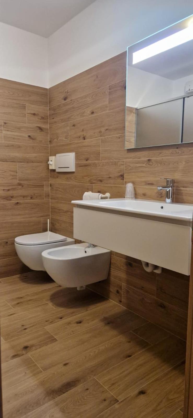 Hotel Villa Jolanda Ziano di Fiemme Eksteriør billede